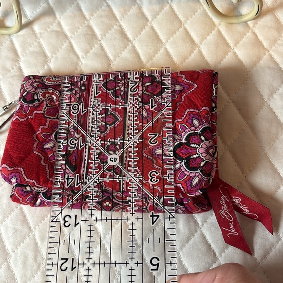 VERA BRADLEY Compact Taxi
Wallet Frankly Scarlet Kisslock and Eyeglass Case - Picture 9 of 10